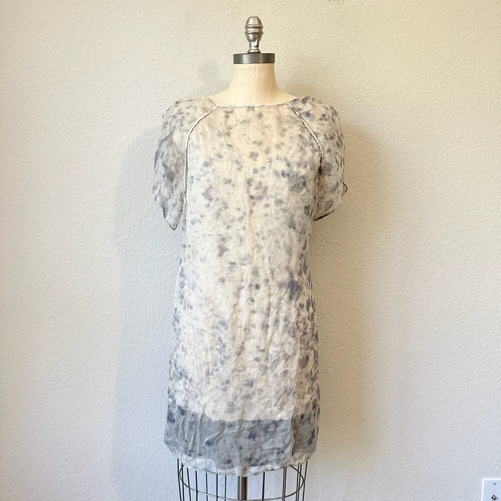 REED KRAKOFF Mini Dress Gray White Abstract Silk Lined Short Sleeve